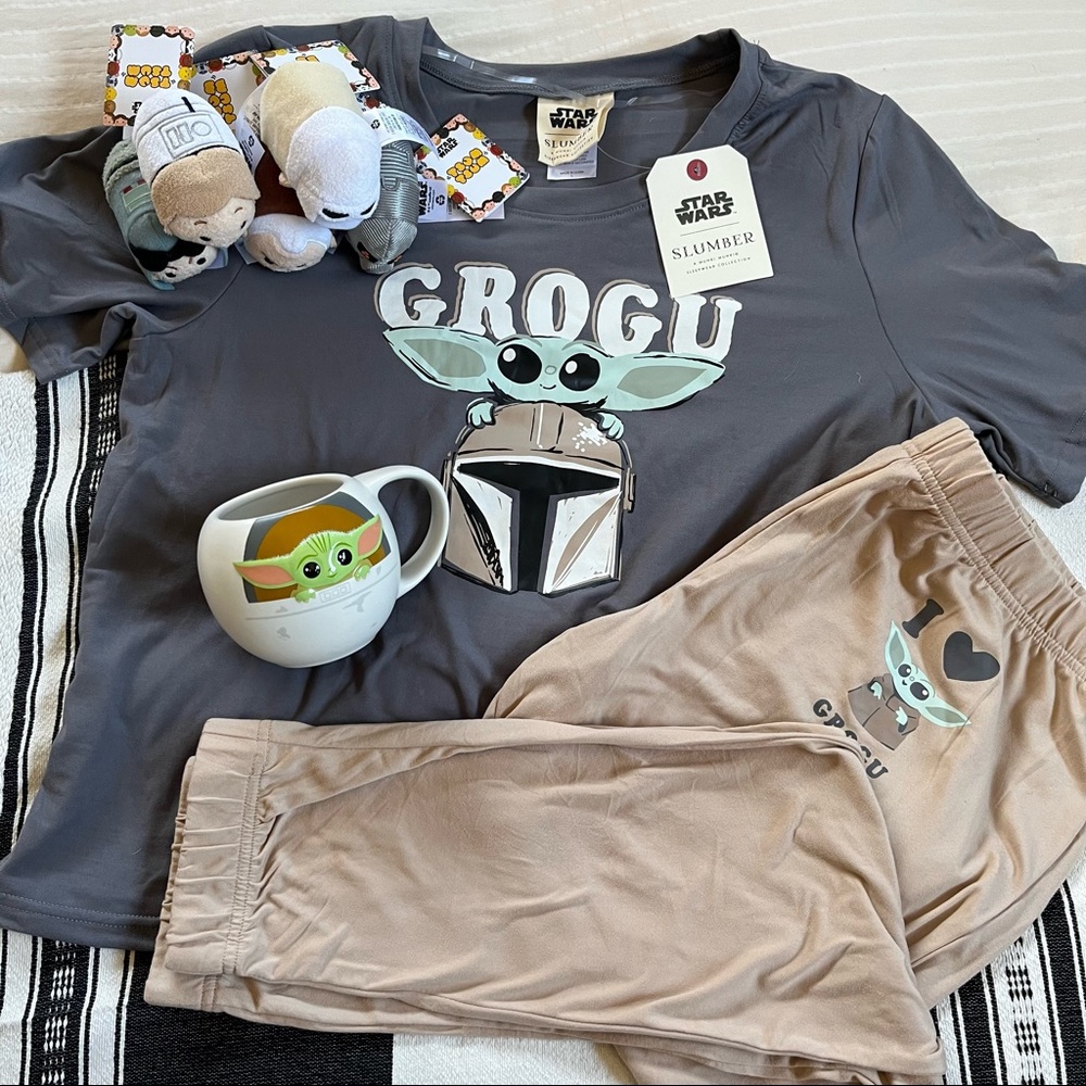 Star Wars Womens Gift Set. NWT. Grogu shop Disney pajama and mug, Tsum Tsums